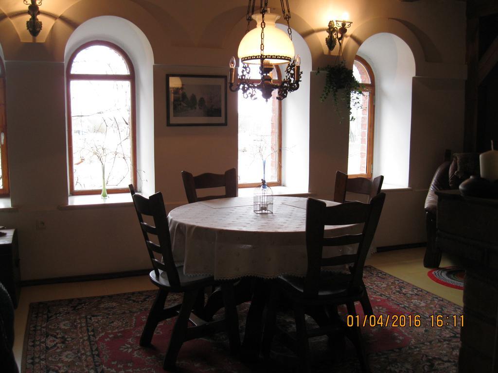 Hôtel Pie Veca Kaleja à Daugavpils Extérieur photo